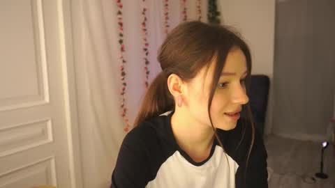 honey_pixie online show from March 5, 11:05 pm