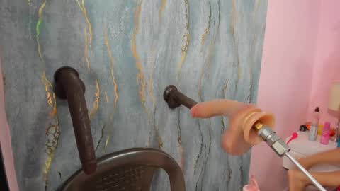 honey_sofii_ online show from September 23, 11:37 am