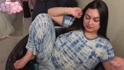 Tia online show from February 25, 4:27 am