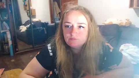 HoneydewMolly online show from May 20, 5:52 pm