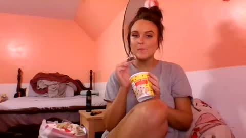 HoneyDrippinBunny online show from February 2, 1:58 am