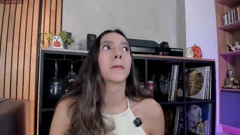 Sofia independent model online show from October 11, 11:37 am