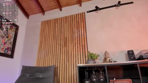 Sofia independent model online show from February 24, 12:08 pm