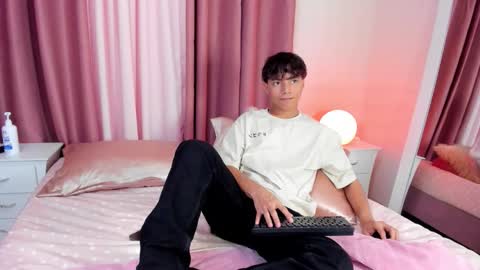 honeymoon_sariel online show from November 9, 8:00 pm