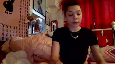 Snapshot of honeyruby chatting on January 6, 8:07 pm Ruby Sparks online show from January 6, 8:07 pm
