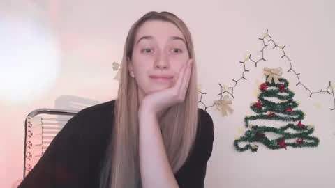 honeyveil online show from February 3, 12:20 pm