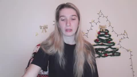 honeyveil online show from January 12, 1:40 pm