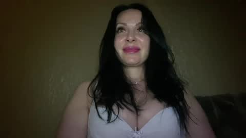honeyvibe26 online show from June 8, 7:37 pm