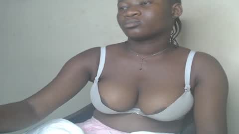Snapshot of honeyxcunt chatting on January 16, 4:28 am honeyxcunt online show from January 16, 4:28 am