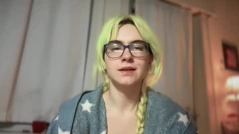 Emi Rose online show from December 5, 7:07 am