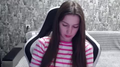 Nancy online show from December 2, 10:46 am