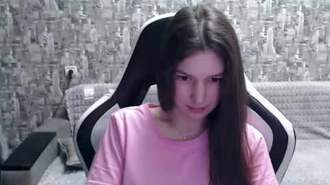 Nancy online show from December 17, 12:43 pm