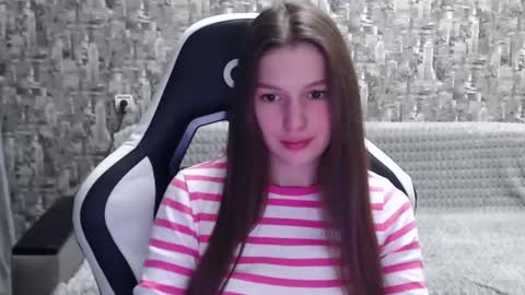 Nancy online show from December 2, 1:52 pm