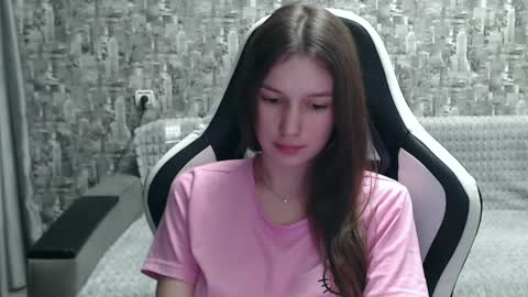 Nancy online show from December 17, 3:49 pm