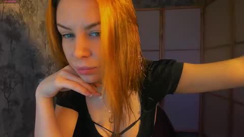 the perfectgirl online show from March 3, 12:28 pm