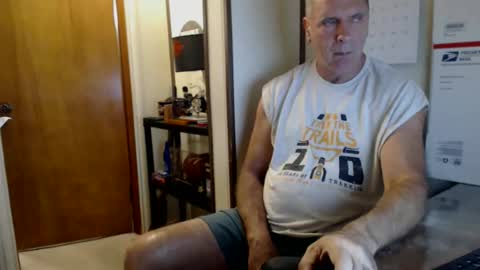 Snapshot of hoosierdadddy4u chatting on October 15, 12:39 pm Jayson online show from October 15, 12:39 pm