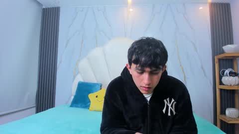 hoot_booys_ online show from March 27, 8:43 pm