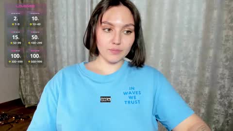 Snapshot of hoot_owl_cb chatting on March 4, 3:44 am Karina online show from March 4, 3:44 am