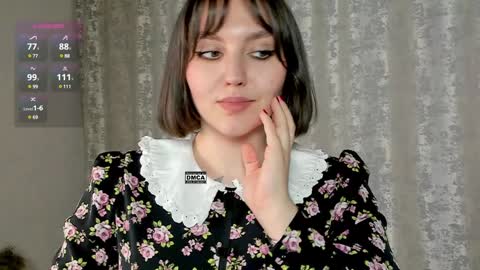 Snapshot of hoot_owl_cb chatting on February 4, 7:18 am Karina online show from February 4, 7:18 am