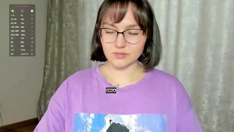 Snapshot of hoot_owl_cb chatting on February 21, 4:18 am Karina online show from February 21, 4:18 am