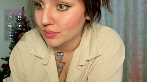 Snapshot of hoot_owl_cb chatting on January 3, 4:11 am Karina online show from January 3, 4:11 am