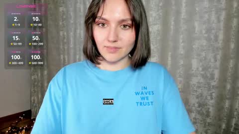 Snapshot of hoot_owl_cb chatting on March 11, 7:46 am Karina online show from March 11, 7:46 am