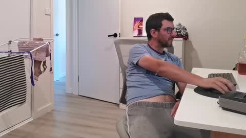 hopefulguy86 online show from January 18, 1:08 am