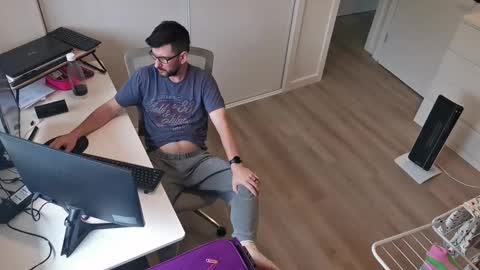 hopefulguy86 online show from October 2, 3:38 am