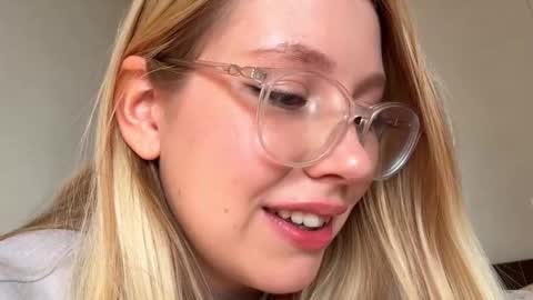 Snapshot of horney_audrey chatting on September 15, 2:46 am Audrey online show from September 15, 2:46 am
