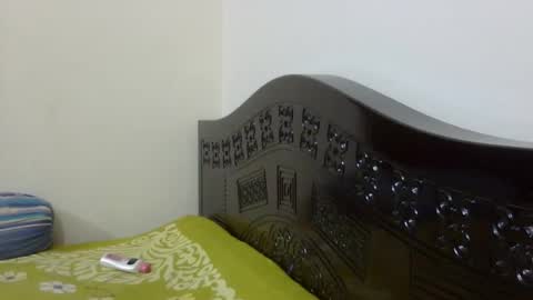 Snapshot of horneydesibabe chatting on January 13, 10:58 am horneydesibabe online show from January 13, 10:58 am
