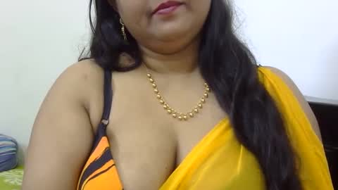 Snapshot of horneydesibabe chatting on January 13, 5:44 pm horneydesibabe online show from January 13, 5:44 pm