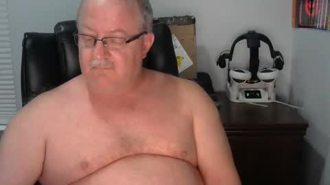 Snapshot of horny_hubby1967 chatting on September 14, 2:25 am horny_hubby1967 online show from September 14, 2:25 am