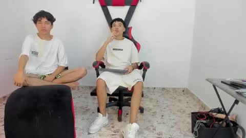 Enyer and Sebastian online show from October 12, 3:32 am