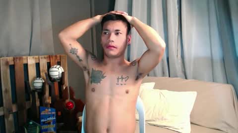Snapshot of horny_lucasxxx chatting on September 18, 2:37 am lucas online show from September 18, 2:37 am