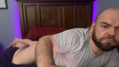 Horny Bear Daddy online show from April 7, 9:06 pm