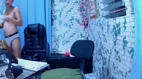 hornydoll4u online show from March 8, 12:09 pm