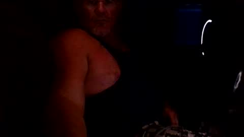 hornyhungwhiteboy4u269 online show from September 18, 2:15 am