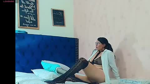 Snapshot of hornylatimommy chatting on February 17, 10:49 pm Natasha online show from February 17, 10:49 pm