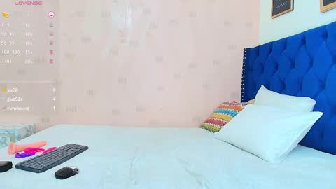 Snapshot of hornylatimommy chatting on January 22, 8:17 pm Natasha online show from January 22, 8:17 pm