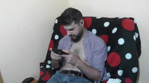 Snapshot of hornymaster93 chatting on January 22, 3:18 pm hornymaster online show from January 22, 3:18 pm
