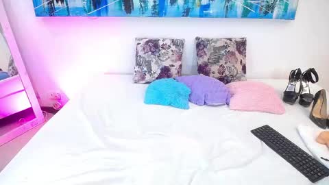 LILY online show from April 16, 9:39 pm