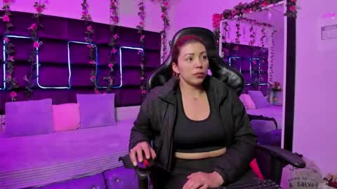 hornyy mom online show from November 4, 1:23 pm