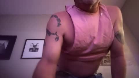 hoss43040 online show from December 20, 1:23 am