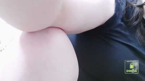 Snapshot of hot_and_pretty chatting on January 14, 12:45 pm Lila online show from January 14, 12:45 pm
