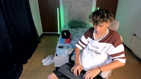 hot bunny online show from November 14, 4:25 am