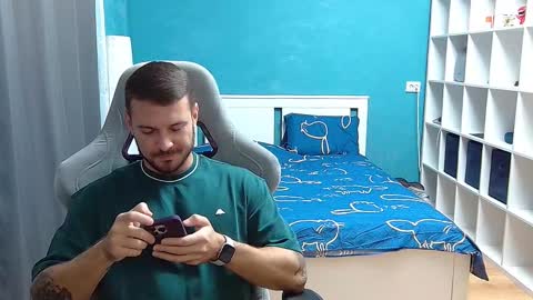 hot_cap_77 online show from October 15, 7:04 pm