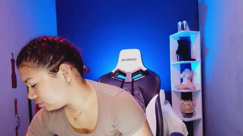 hot chocolate 4u online show from November 18, 12:41 pm