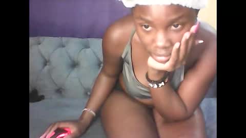 hot_latifah online show from April 17, 12:35 am