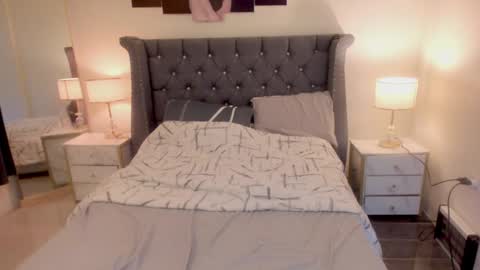 lyn online show from December 2, 10:24 am