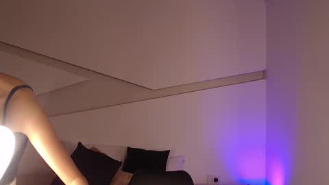 Snapshot of hot_little_bunny chatting on March 10, 12:39 am Alana online show from March 10, 12:39 am